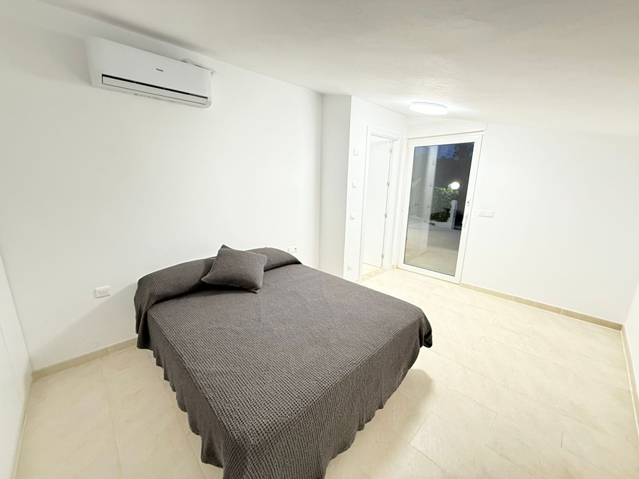 Villa med privat pool i Torrox Costa (El Peñoncillo) med havsutsikt.