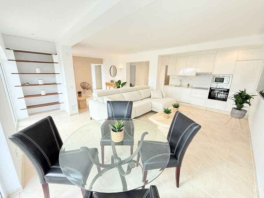 Villa med privat pool i Torrox Costa (El Peñoncillo) med havsutsikt.