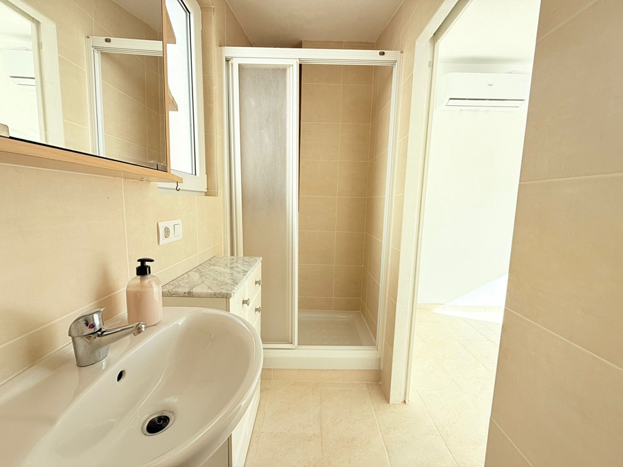 Villa med privat pool i Torrox Costa (El Peñoncillo) med havsutsikt.