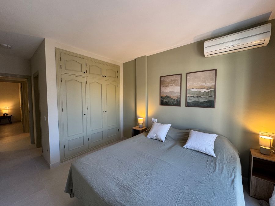 Vakkert renovert leilighet med havutsikt i Nerja