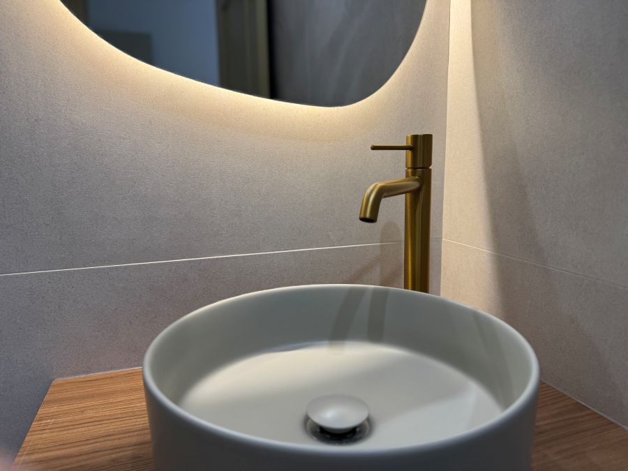 Vakkert renovert leilighet med havutsikt i Nerja