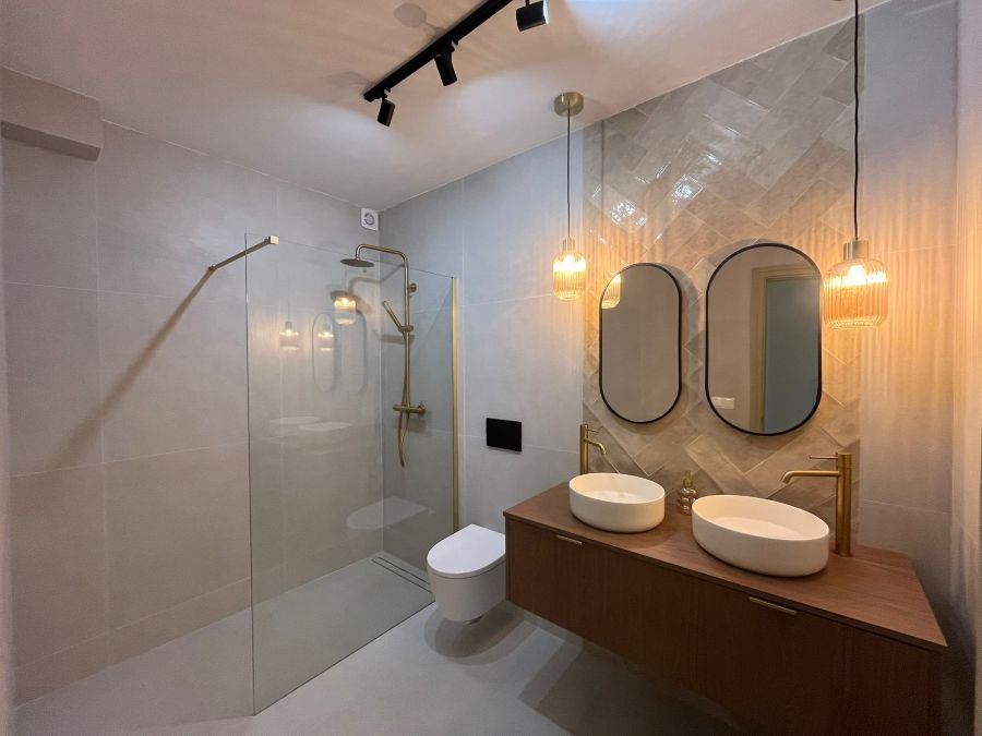 Vakkert renovert leilighet med havutsikt i Nerja