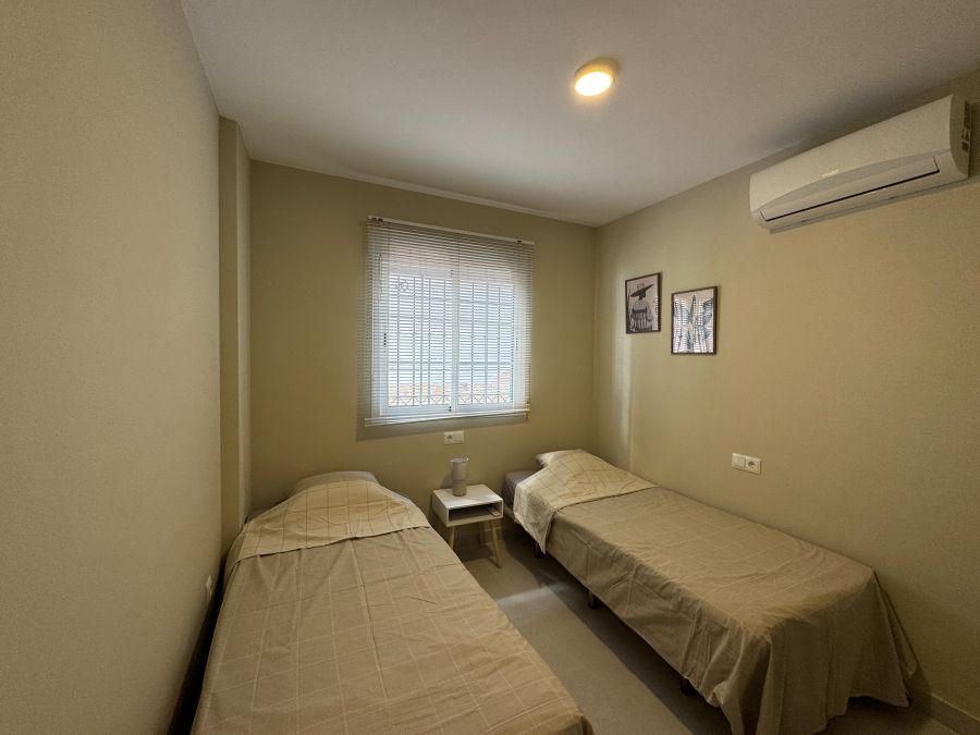 Vakkert renovert leilighet med havutsikt i Nerja