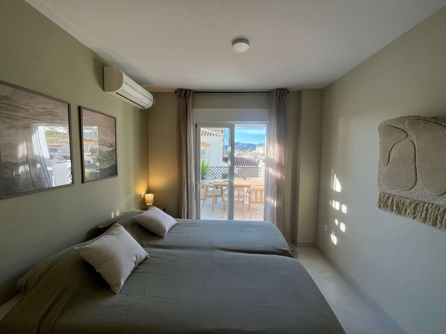 Vakkert renovert leilighet med havutsikt i Nerja