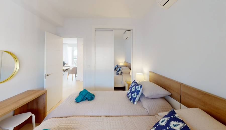 Apartamento moderno con vistas al mar en urbanización Verde Mar, Nerja