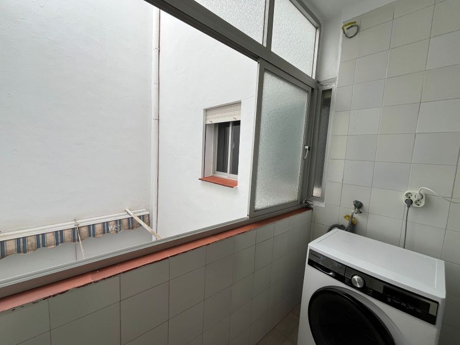 Leiligheten ligger i sentrum av Nerja, bare 5 minutters gange fra Balcón de Europa og strendene.