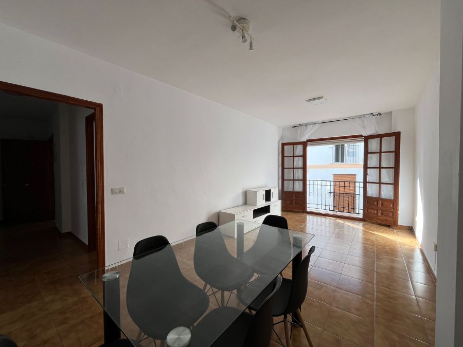 Leiligheten ligger i sentrum av Nerja, bare 5 minutters gange fra Balcón de Europa og strendene.