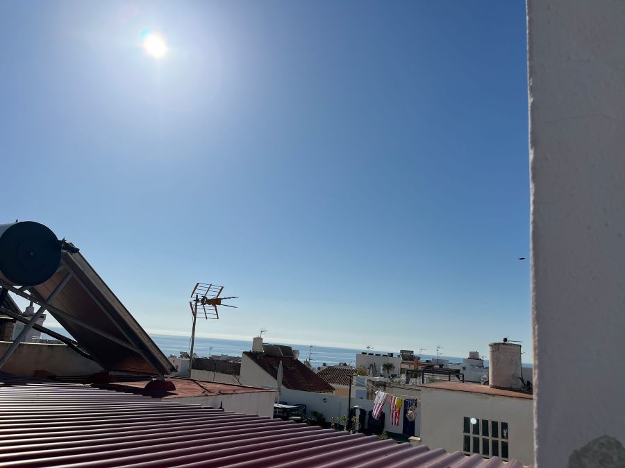 Leiligheten ligger i sentrum av Nerja, bare 5 minutters gange fra Balcón de Europa og strendene.