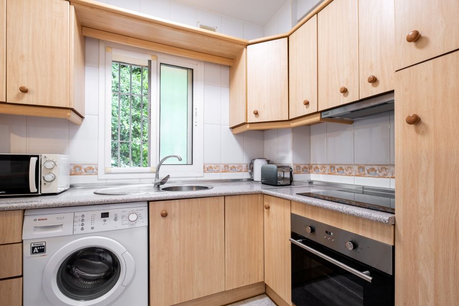 Comfortable ground floor apartment, located just a few minutes walk from the well-known Burriana beach.