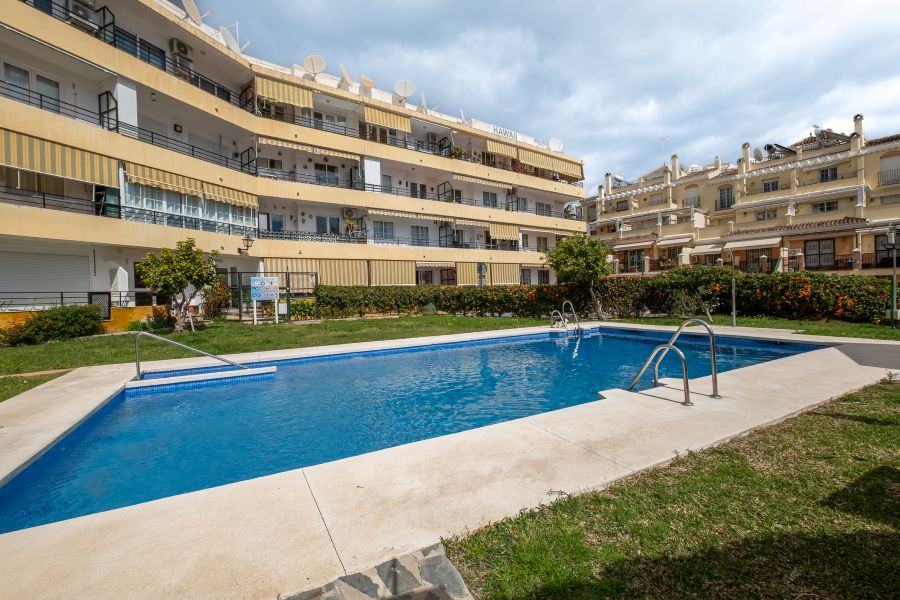 Comfortable ground floor apartment, located just a few minutes walk from the well-known Burriana beach.