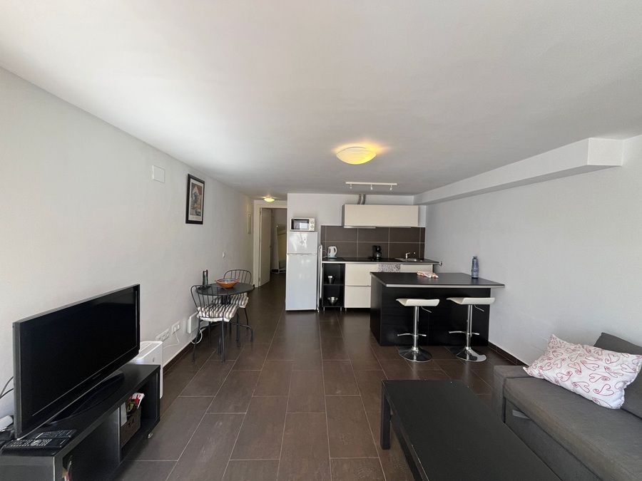 Renoverat hus med takterrass, panoramautsikt över havet och bergen samt separat lägenhet under huset