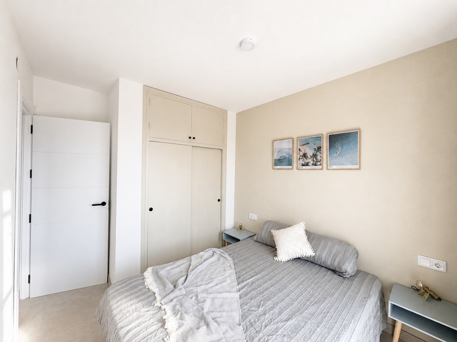 Renoverat hus med sänkt pool och fantastisk havsutsikt 500 meter från Burriana-stranden i Nerja