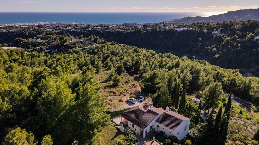 Charmante Villa mit Panoramablick mitten in der Natur, nur 10 Minuten von Nerja entfernt