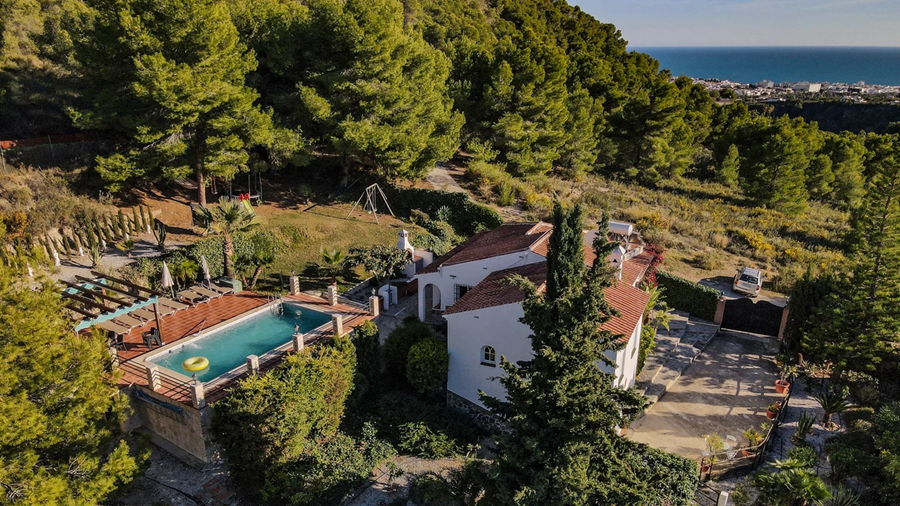 Charmante Villa mit Panoramablick mitten in der Natur, nur 10 Minuten von Nerja entfernt