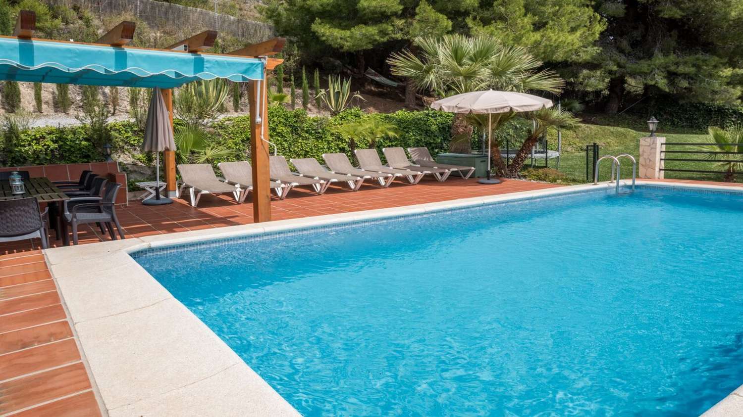 Charmante Villa mit Panoramablick mitten in der Natur, nur 10 Minuten von Nerja entfernt