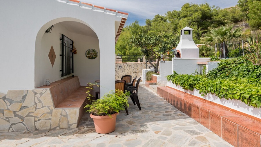 Charmante Villa mit Panoramablick mitten in der Natur, nur 10 Minuten von Nerja entfernt