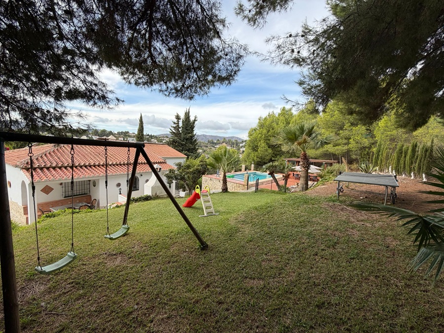 Charmante Villa mit Panoramablick mitten in der Natur, nur 10 Minuten von Nerja entfernt