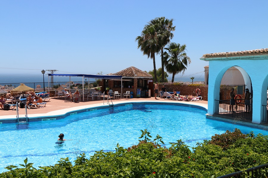 Gerenoveerde vakantiewoning in het gewilde Capistrano Village in Nerja met prachtig uitzicht over Capistrano village en de zee.