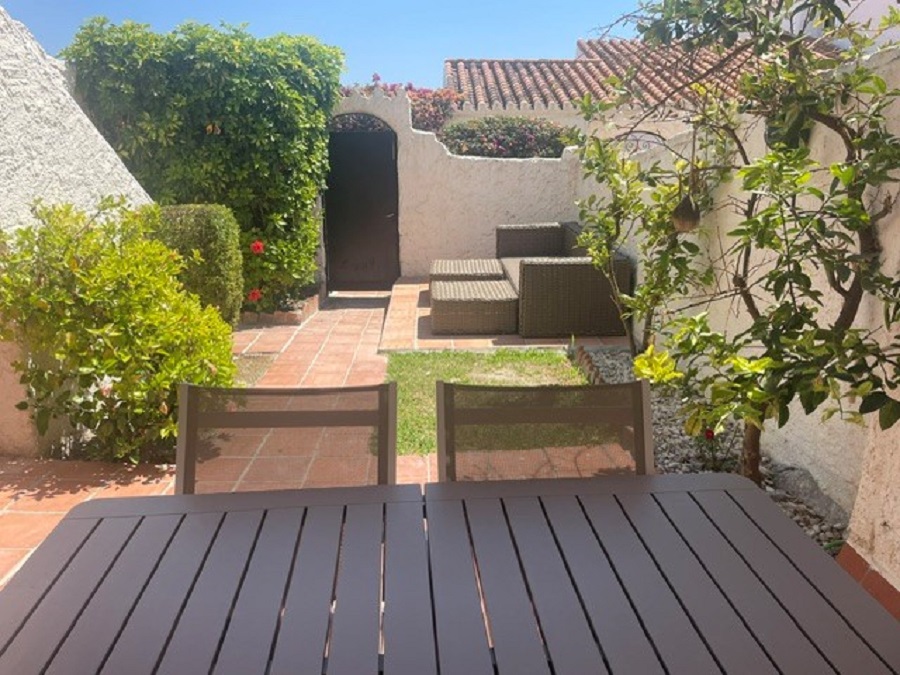 Gerenoveerde vakantiewoning in het gewilde Capistrano Village in Nerja met prachtig uitzicht over Capistrano village en de zee.
