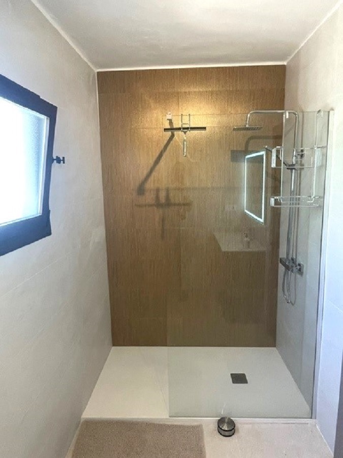 Gerenoveerde vakantiewoning in het gewilde Capistrano Village in Nerja met prachtig uitzicht over Capistrano village en de zee.
