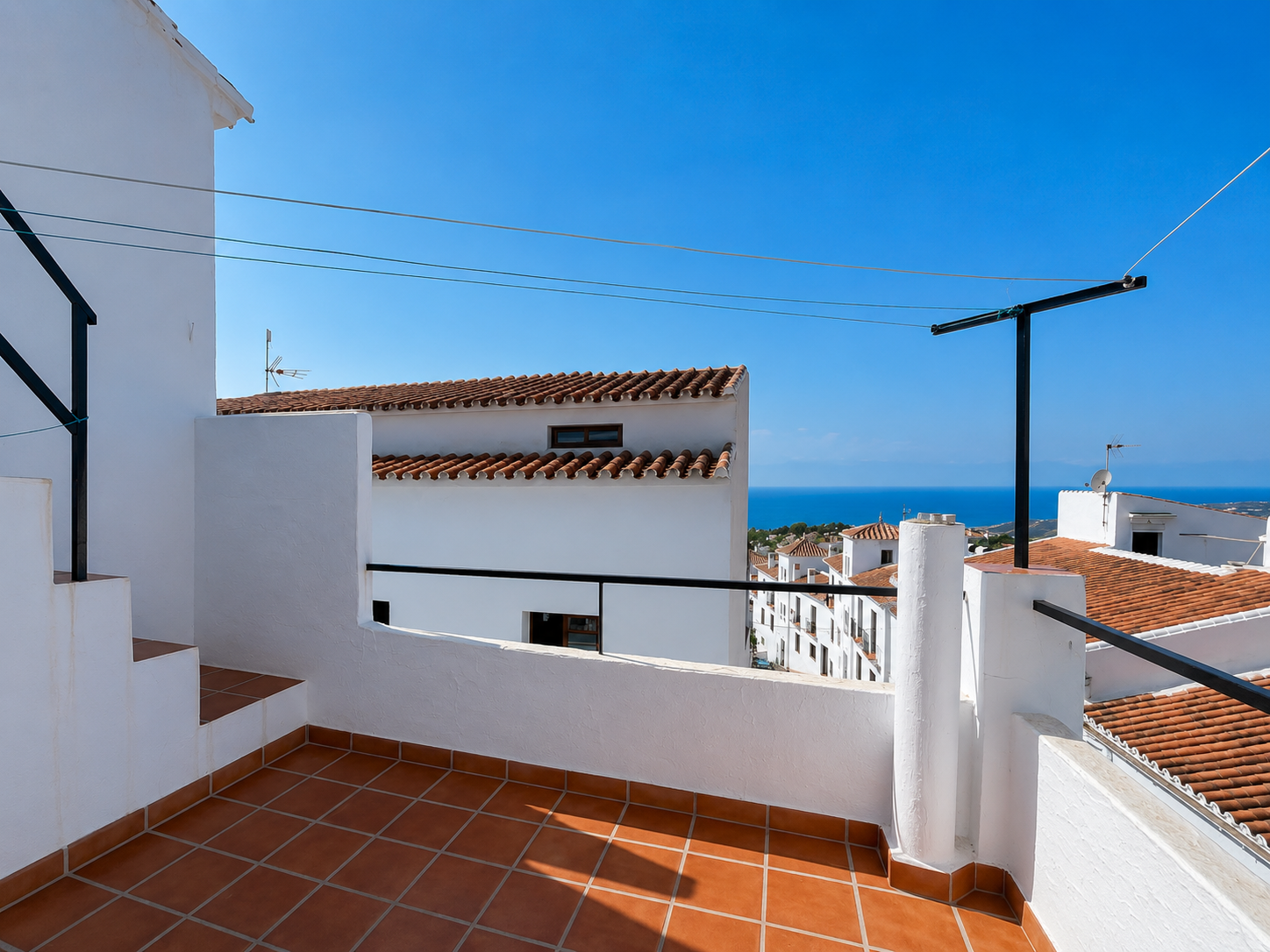 Maison jumelée avec terrasse et vue panoramique au cœur de Frigiliana