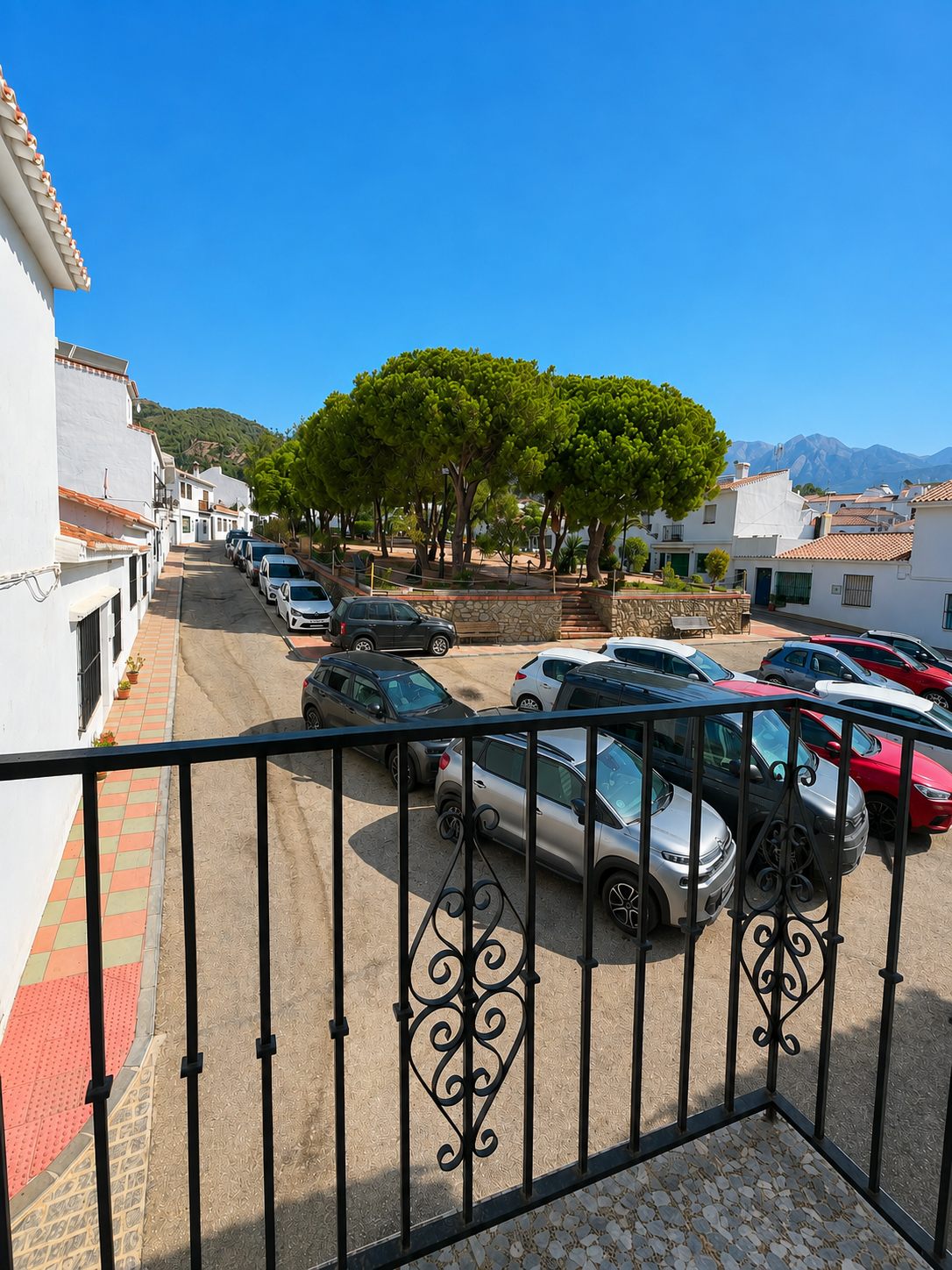 Maison jumelée avec terrasse et vue panoramique au cœur de Frigiliana