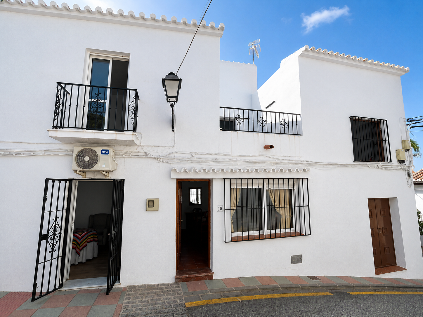 Maison jumelée avec terrasse et vue panoramique au cœur de Frigiliana