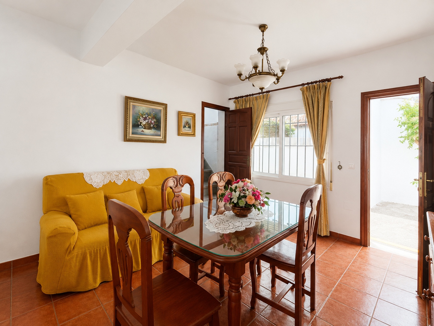 Maison jumelée avec terrasse et vue panoramique au cœur de Frigiliana