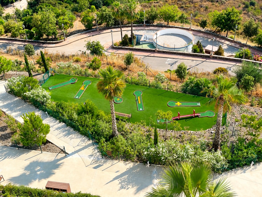 Eksklusiv penthouse med panoramaudsigt over havet og femstjernede faciliteter i Bayview II, Nerja
