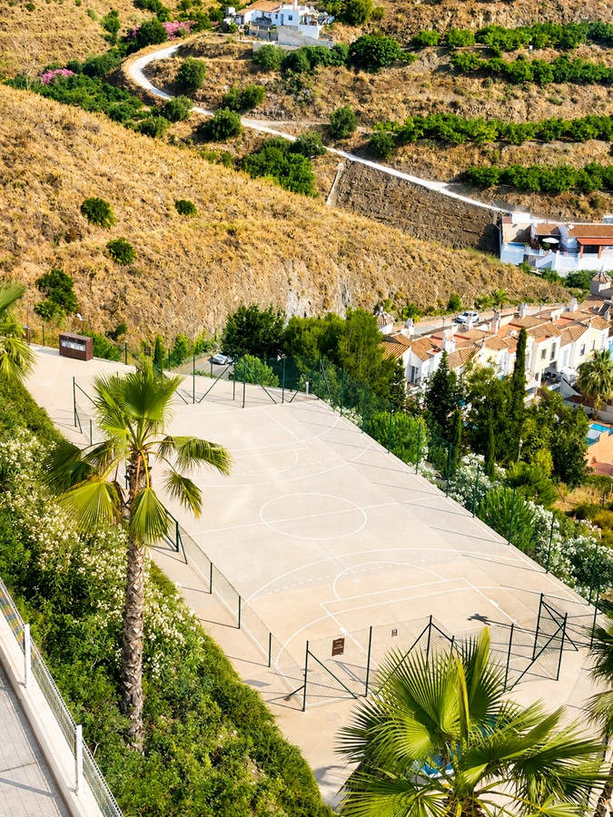 Eksklusiv penthouse med panoramaudsigt over havet og femstjernede faciliteter i Bayview II, Nerja