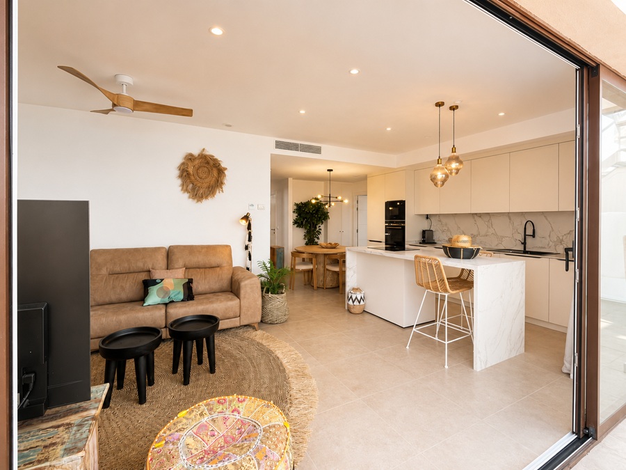 Eksklusiv penthouse med panoramaudsigt over havet og femstjernede faciliteter i Bayview II, Nerja