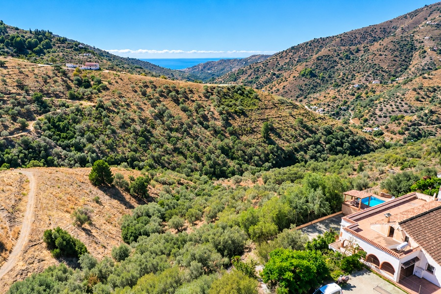 Country house with sea views near Frigiliana