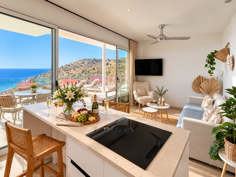 Exklusive Eckwohnung mit Panoramablick auf das Meer in Bayview II, Nerja