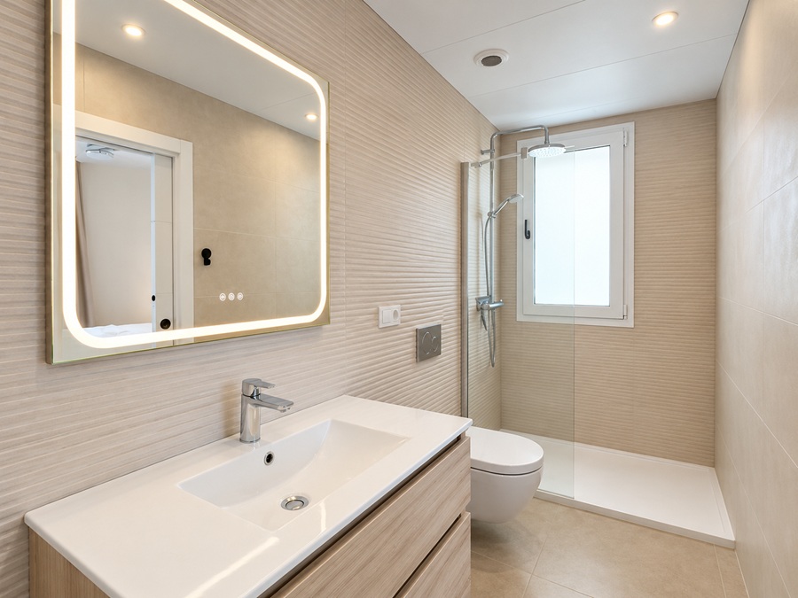 Exklusive Eckwohnung mit Panoramablick auf das Meer in Bayview II, Nerja
