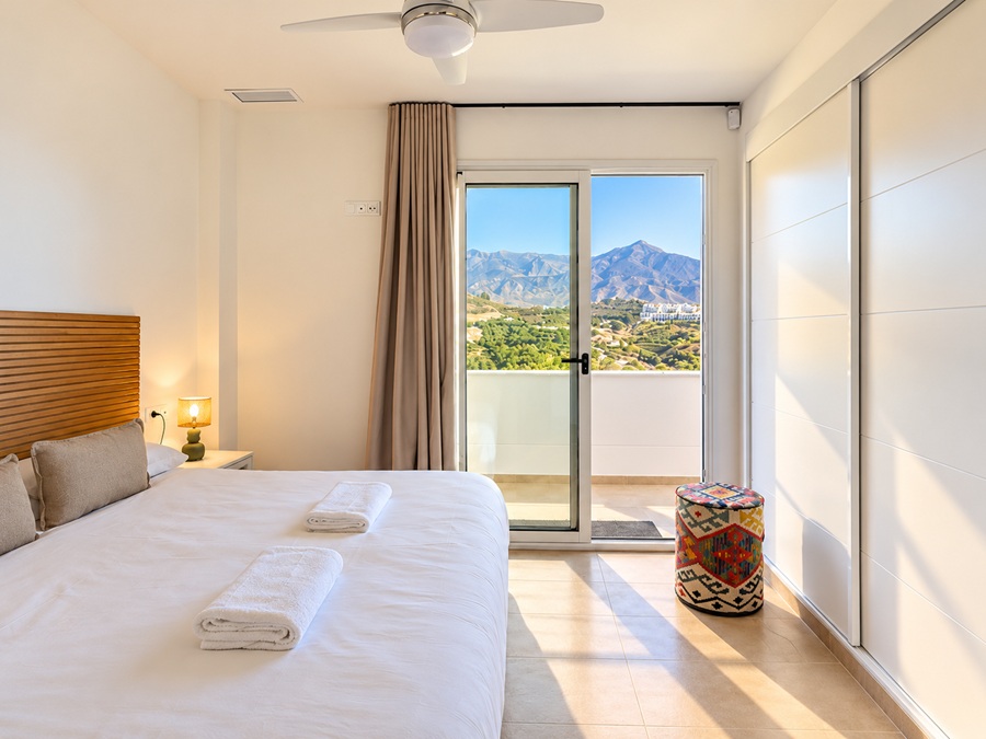 Exklusive Eckwohnung mit Panoramablick auf das Meer in Bayview II, Nerja